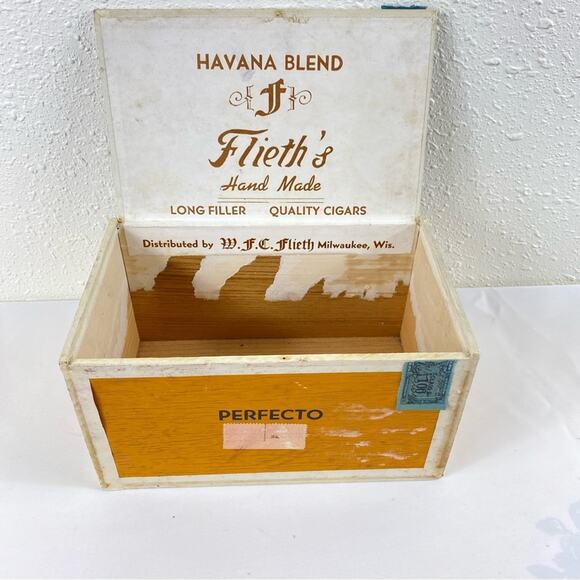 Vintage Flieth’s Havana Blend Wooden Cigar Box Milwaukee Wisconsin - Picture 4 of 6